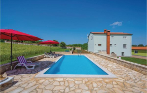 Lovely Apartment In Sv,lovrec With Wifi